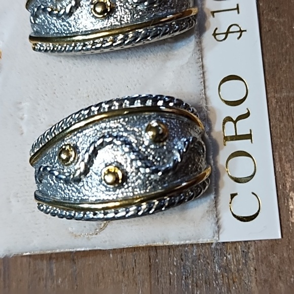 Vintage Coro Earrings, Gold & Silver with Large Backs, Original Hang Card - Picture 4 of 5